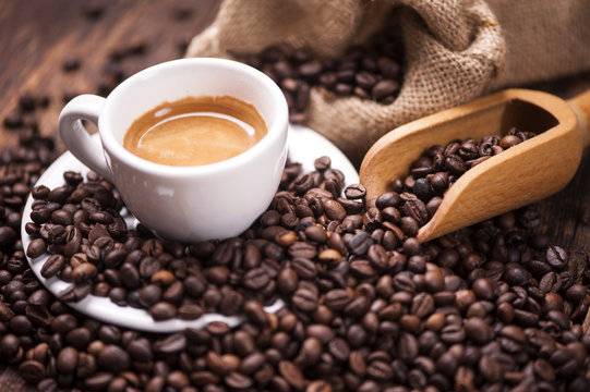 Кофе уухад хамгийн тохиромжтой цаг нь өглөө бус харин өдрийн 14:00 цаг