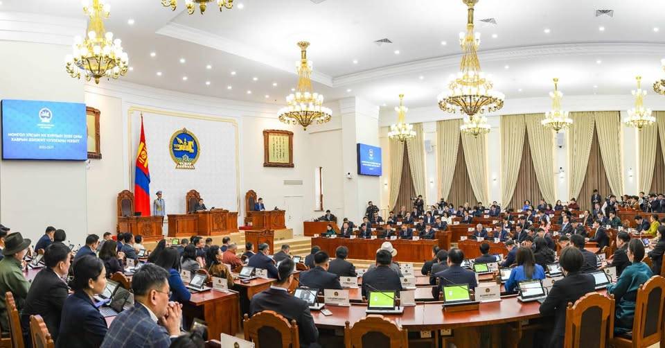 2026 оны Төсвийн тухай хуулийн төслийн нэг дэх хэлэлцүүлгийг эхлүүллээ