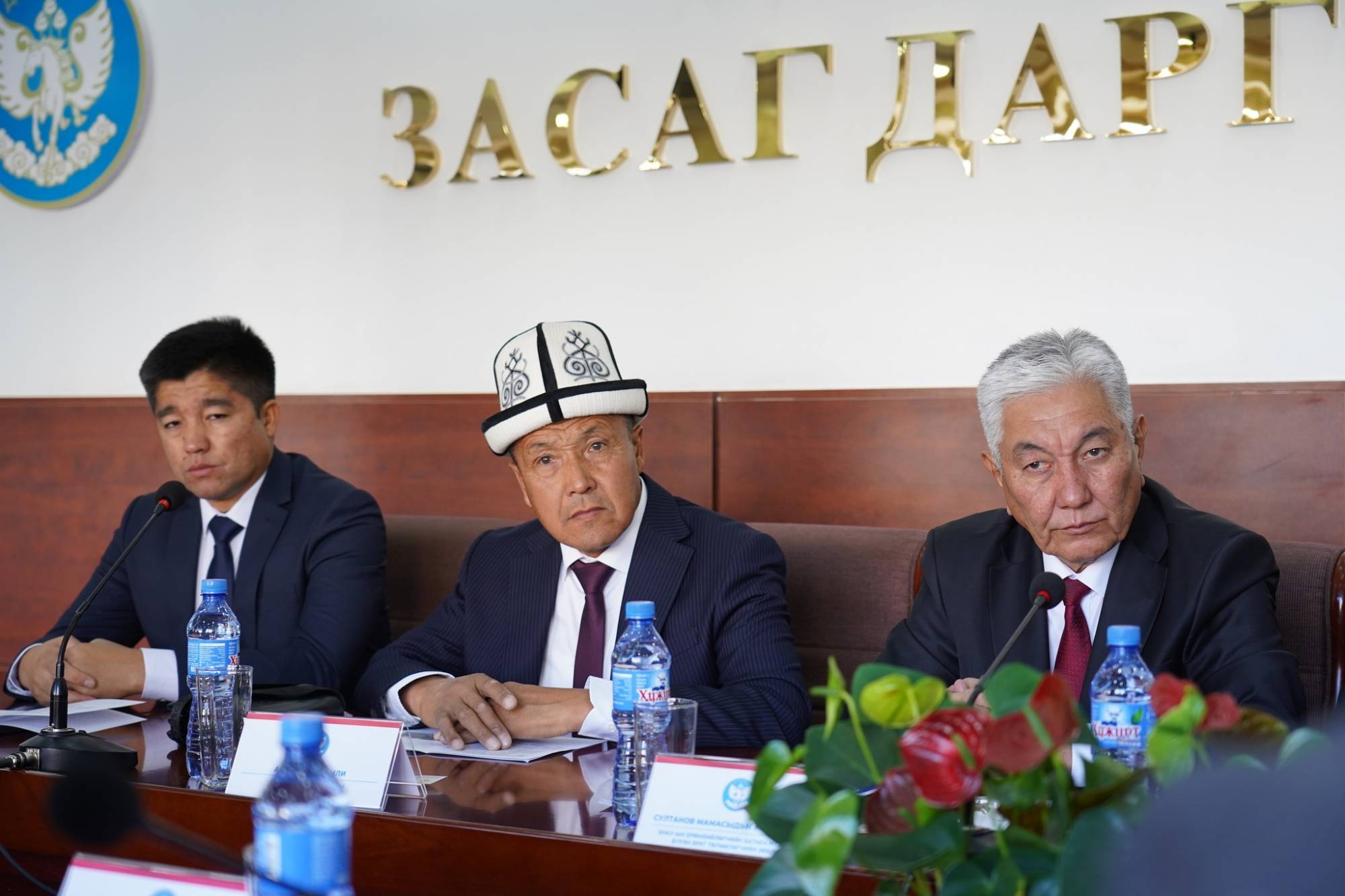 БҮГД НАЙРАМДАХ КИРГИЗ УЛСЫН БАТКЕН МУЖИЙН АЛБАН ЁСНЫ ТӨЛӨӨЛӨГЧИД ДУНДГОВЬ АЙМАГТ АЙЛЧЛАЛ ХИЙЖ БАЙНА