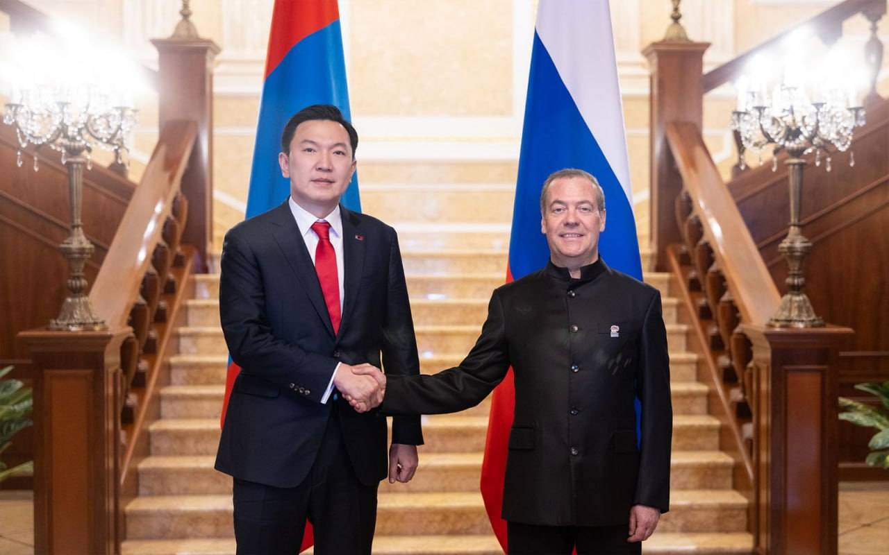 МАН-ын дарга Н.Учрал “Нэгдсэн Орос” намын дарга Д.А.Медведевтэй уулзлаа